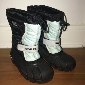 Sorel Youth Flurry Heavy Snow Boots Size 1
